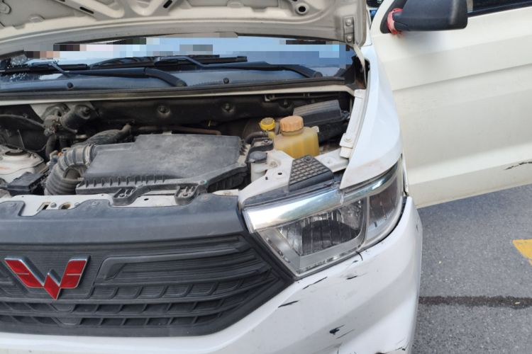 Used Wuling Hongguang V 2020 Model 1.2L Jingqu Edition China VI LSI Engine Bay Left
