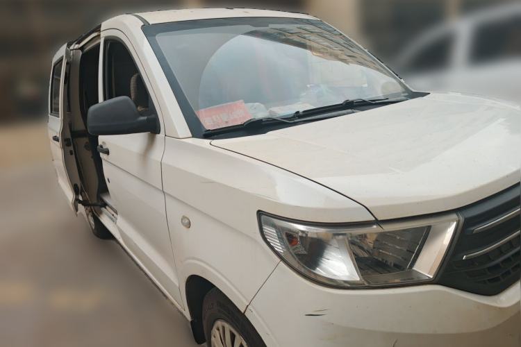 Used Wuling Hongguang V 2020 1.2L Enjoyment Edition China VI LSI Front Right 45 Deg