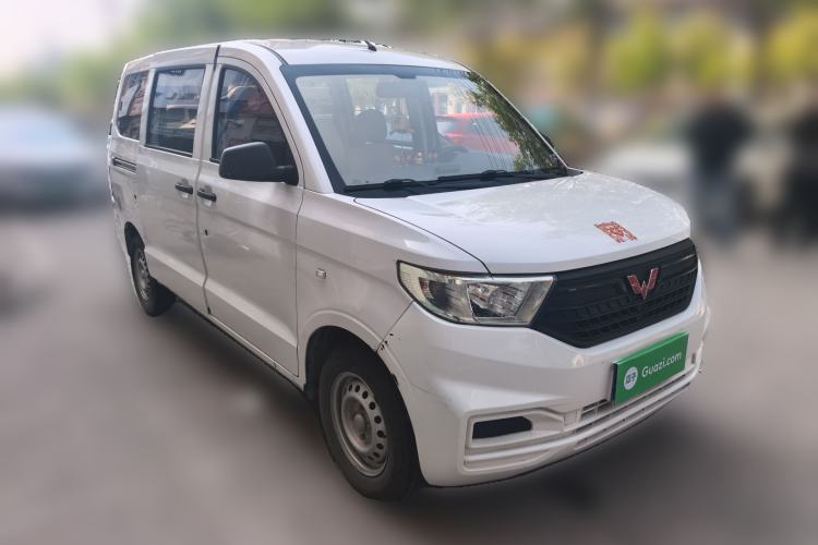 Used Wuling Hongguang V 2020 Model 1.2L Jingqu Edition China VI LSI Front Right 45 Deg