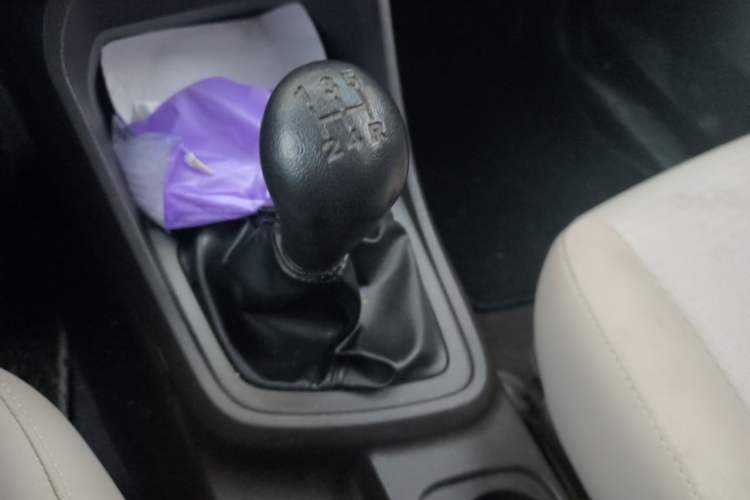 Used Wuling Hongguang V 2020 Model 1.2L Jingqu Edition China VI LSI Gear Lever