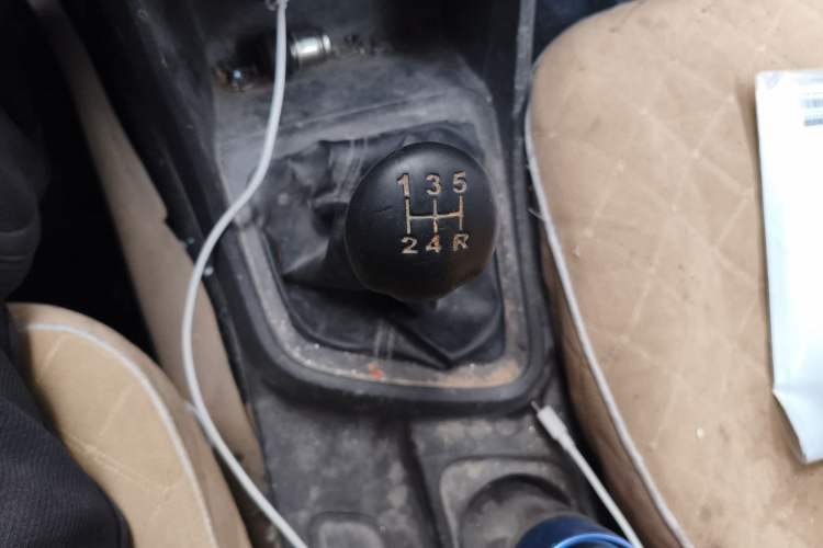 Used Wuling Hongguang V 2020 Model 1.2L Jingqu Edition China VI LSI Gear Lever