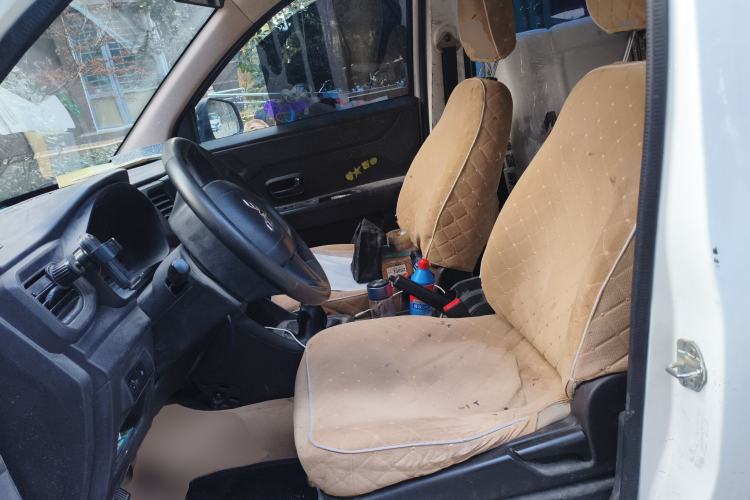 Used Wuling Hongguang V 2020 Model 1.2L Jingqu Edition China VI LSI Left Front Seat