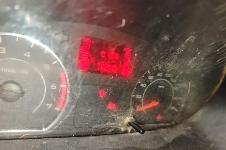 Used Wuling Hongguang V 2020 1.2L Enjoyment Edition China VI LSI Odometer Close Up