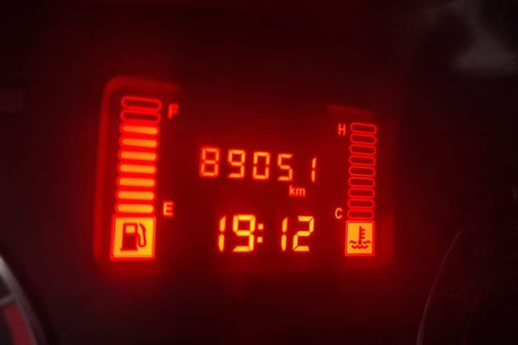Used Wuling Hongguang V 2020 Model 1.2L Jingqu Edition China VI LSI Odometer Close Up