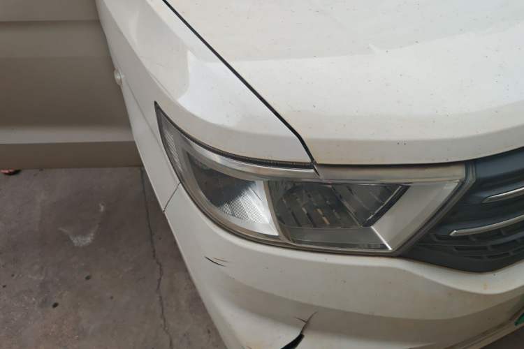 Used Wuling Hongguang V 2020 1.2L Enjoyment Edition China VI LSI Right Front Headlight