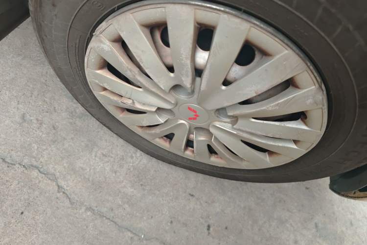 Used Wuling Hongguang V 2020 1.2L Enjoyment Edition China VI LSI Right Front Wheel Hub