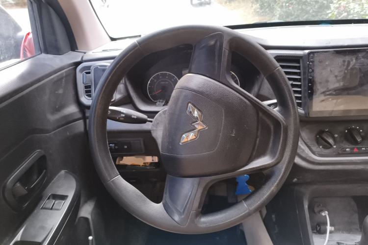 Used Wuling Hongguang V 2020 Model 1.2L Jingqu Edition China VI LSI Steering Wheel