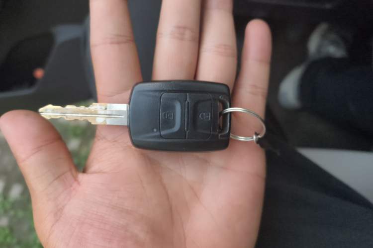 Used Wuling Hongguang V 2020 Model 1.2L Jingqu Edition China VI LSI Vehicle Key