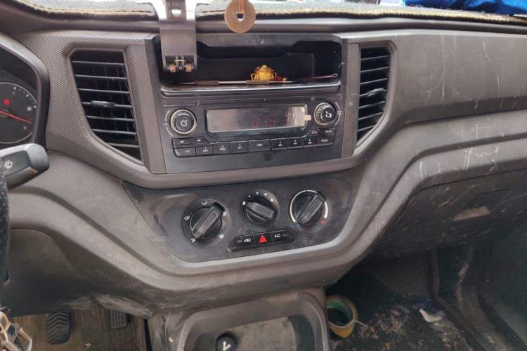 Used Wuling Hongguang V 2021 1.5L Enjoyment Edition LAR Audio And AC Panel