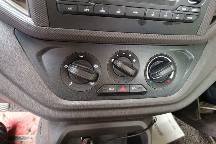 Used Wuling Hongguang V 2021 1.5L Enjoyment Edition LAR Audio And AC Panel