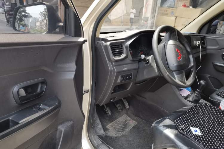 Used Wuling Hongguang V 2021 1.5L Jingqu Version LAR Driver Seat