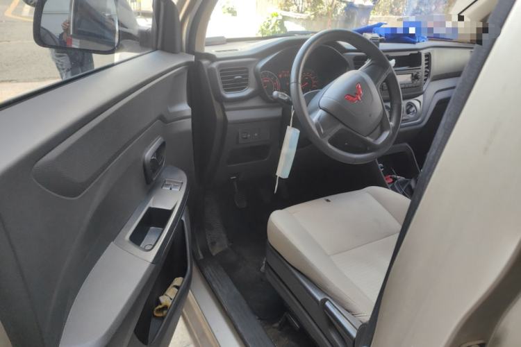 Used Wuling Hongguang V 2021 1.5L Jingqu Edition Enclosed-Window Vehicle LAR Driver Seat