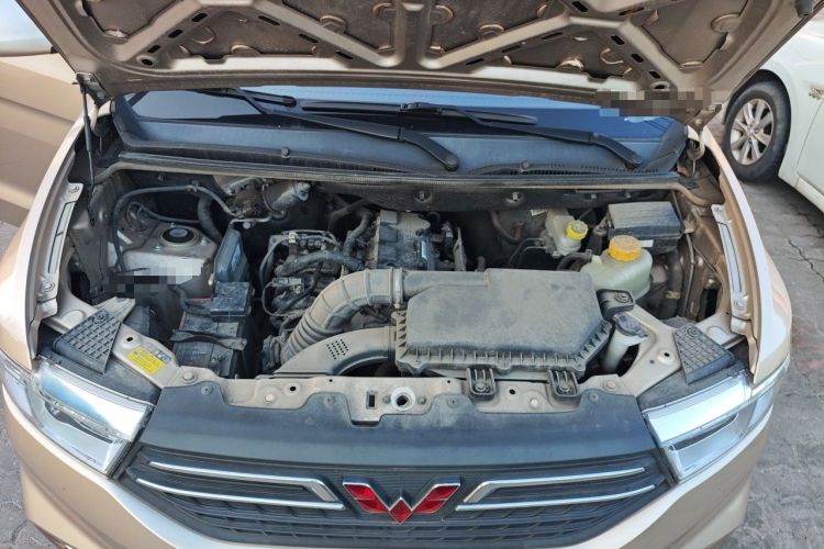 Used Wuling Hongguang V 2021 1.5L Refreshed Enjoyment Edition LAR Engine Bay