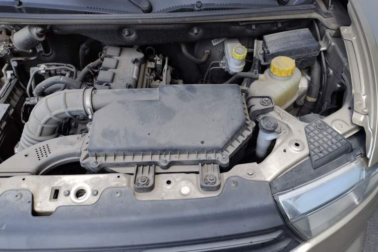 Used Wuling Hongguang V 2021 1.5L Jingqu Version LAR Engine Bay Left
