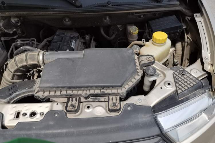Used Wuling Hongguang V 2021 1.5L Jingqu Version LAR Engine Bay Left