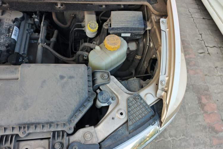 Used Wuling Hongguang V 2021 1.5L Refreshed Enjoyment Edition LAR Engine Bay Left