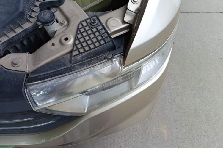 Used Wuling Hongguang V 2021 1.5L Enjoyment Edition LAR Engine Bay Left