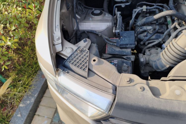 Used Wuling Hongguang V 2021 1.5L Jingqu Version LAR Engine Bay Right