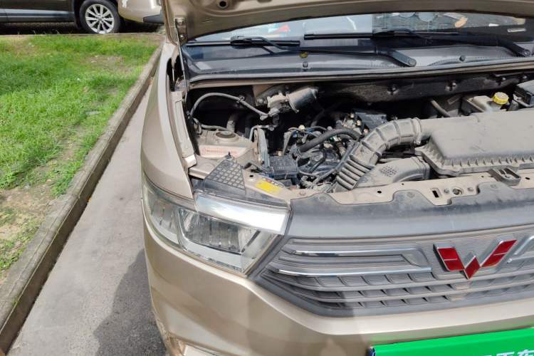 Used Wuling Hongguang V 2021 1.5L Enjoyment Edition LAR Engine Bay Right