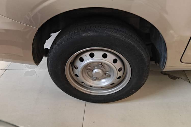Used Wuling Hongguang V 2021 1.5L Jingqu Version LAR Exterior 5