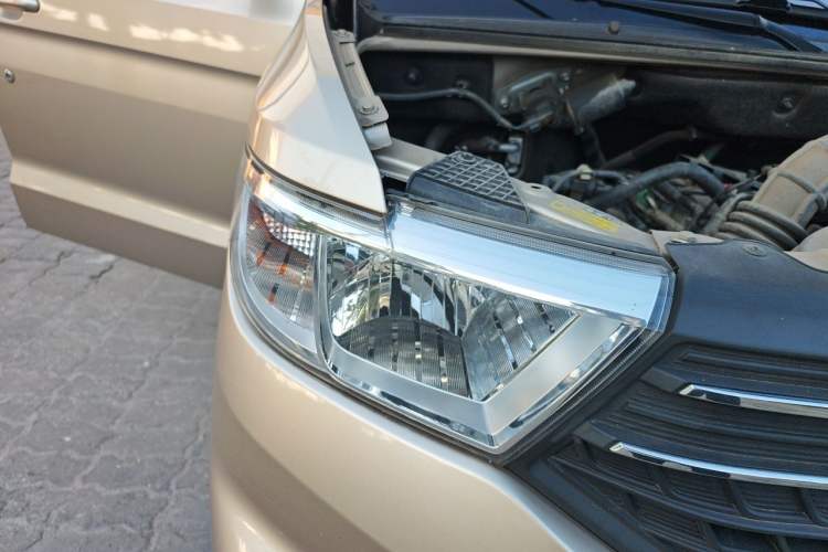 Used Wuling Hongguang V 2021 1.5L Refreshed Enjoyment Edition LAR Exterior 6