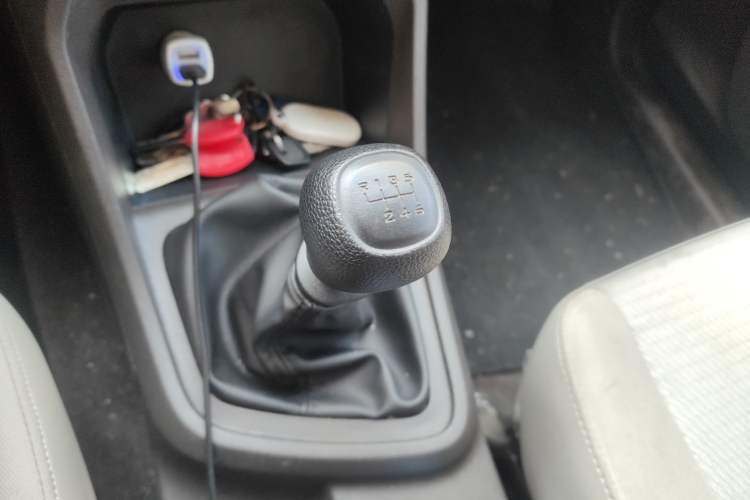 Used Wuling Hongguang V 2021 1.5L Jingqu Edition Enclosed-Window Vehicle LAR Gear Lever