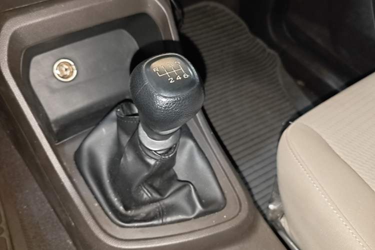 Used Wuling Hongguang V 2021 1.5L Jingqu Version LAR Gear Lever