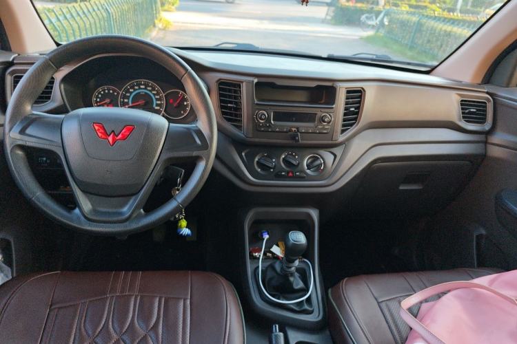 Used Wuling Hongguang V 2021 1.5L Refreshed Enjoyment Edition LAR Interior 2
