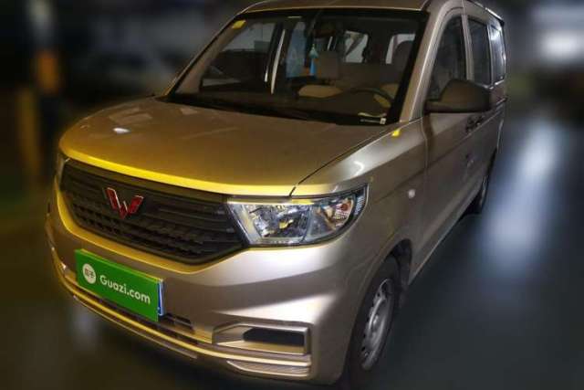 Ojetý Wuling Hongguang V 2021 1.5L Jingqu Version LAR