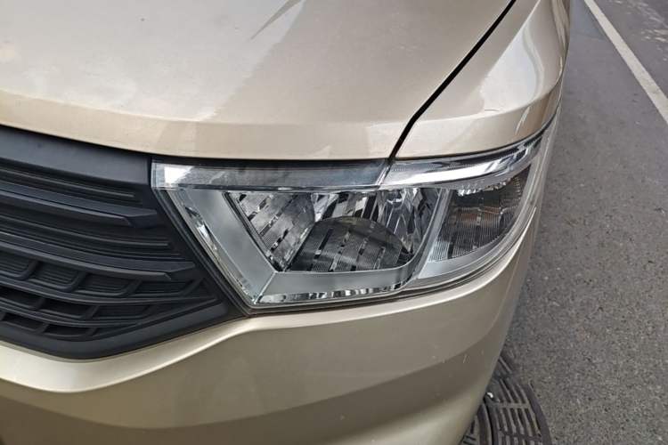 Used Wuling Hongguang V 2021 1.5L Jingqu Version LAR Left Front Headlight
