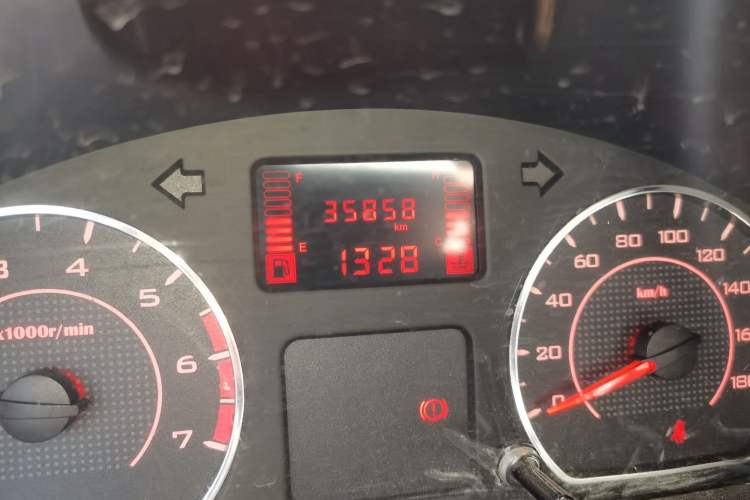 Used Wuling Hongguang V 2021 1.5L Jingqu Version LAR Odometer Close Up