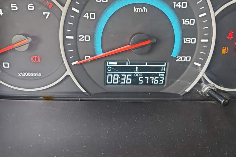 Used Wuling Hongguang V 2021 1.5L Enjoyment Edition LAR Odometer Close Up
