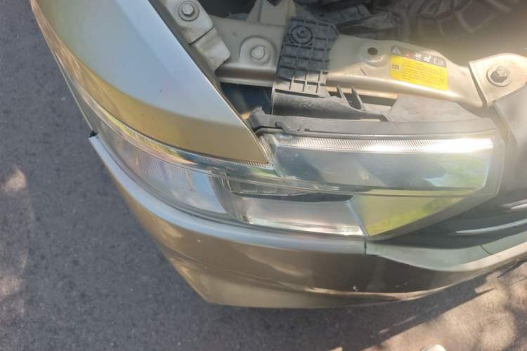 Used Wuling Hongguang V 2021 1.5L Enjoyment Edition LAR Right Front Headlight