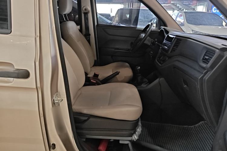 Used Wuling Hongguang V 2021 1.5L Jingqu Version LAR Right Front Seat