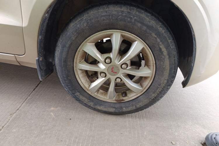 Used Wuling Hongguang V 2021 1.5L Enjoyment Edition LAR Right Front Wheel Hub