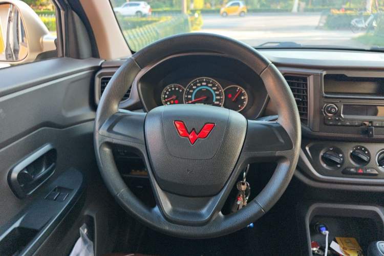 Used Wuling Hongguang V 2021 1.5L Refreshed Enjoyment Edition LAR Steering Wheel