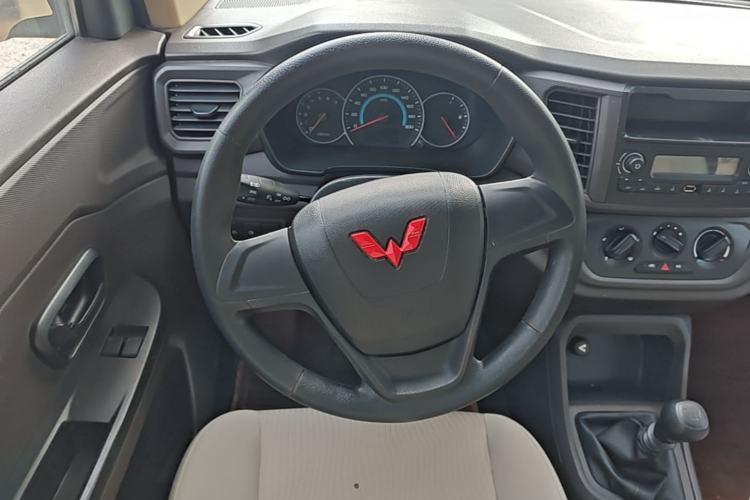 Used Wuling Hongguang V 2021 1.5L Enjoyment Edition LAR Steering Wheel