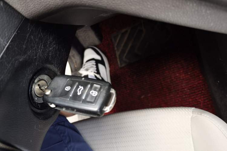Used Wuling Hongguang V 2021 1.5L Jingqu Version LAR Vehicle Key