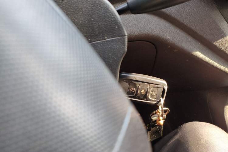 Used Wuling Hongguang V 2021 1.5L Jingqu Version LAR Vehicle Key