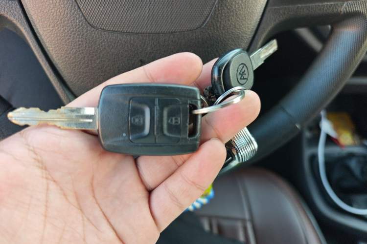 Used Wuling Hongguang V 2021 1.5L Refreshed Enjoyment Edition LAR Vehicle Key