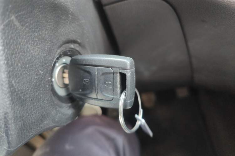 Used Wuling Hongguang V 2021 1.5L Jingqu Edition Enclosed-Window Vehicle LAR Vehicle Key