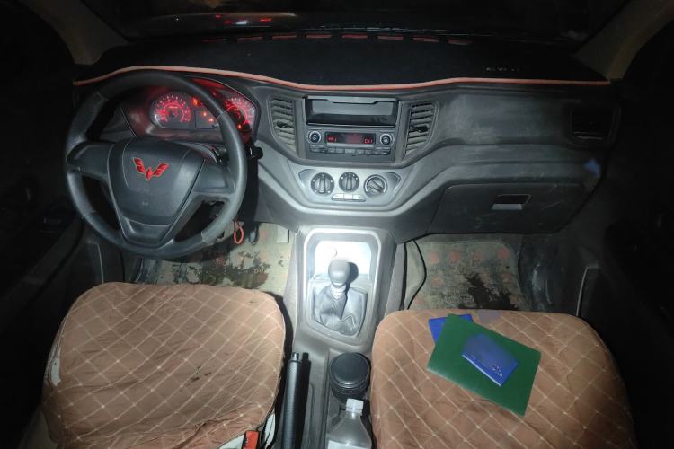 Used Wuling Hongguang V 2021 1.5L Jingqu Version LAR Interior 2