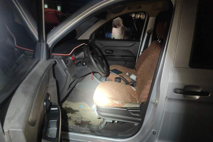 Used Wuling Hongguang V 2021 1.5L Jingqu Version LAR Left Front Seat