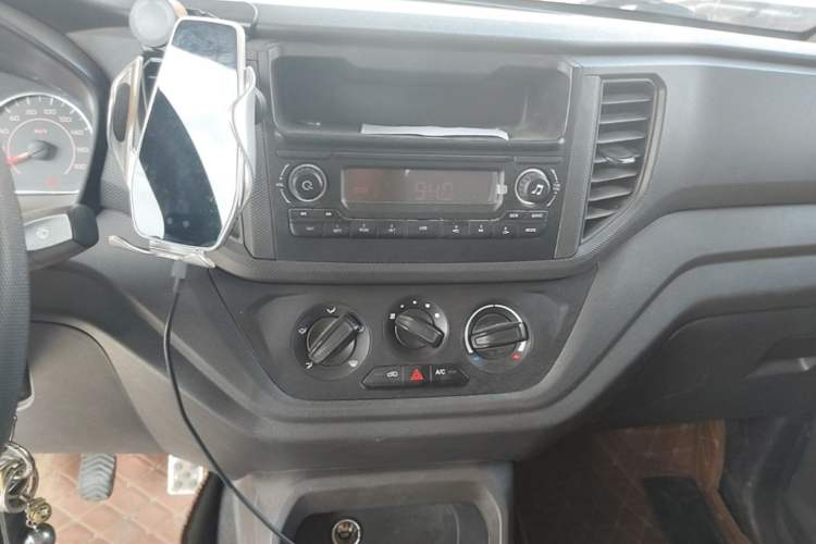 Used Wuling Hongguang V 2021 1.5L Jingqu Version LAR Audio And AC Panel