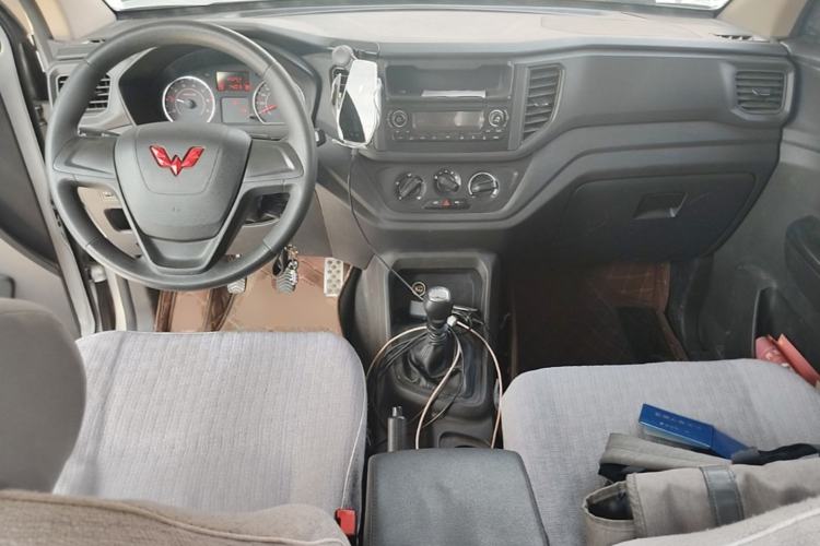 Used Wuling Hongguang V 2021 1.5L Jingqu Version LAR Center Console