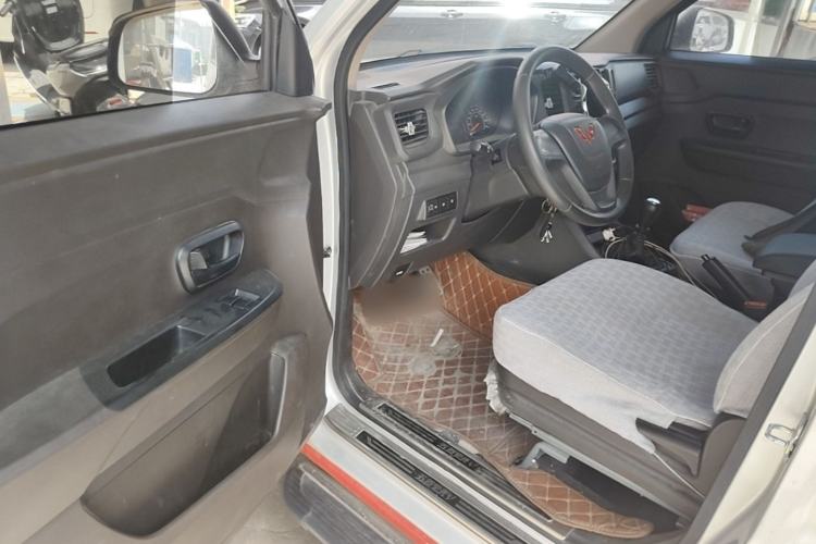 Used Wuling Hongguang V 2021 1.5L Jingqu Version LAR Driver Seat