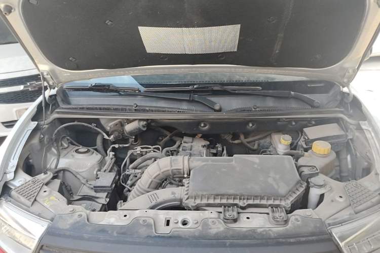 Used Wuling Hongguang V 2021 1.5L Jingqu Version LAR Engine Bay