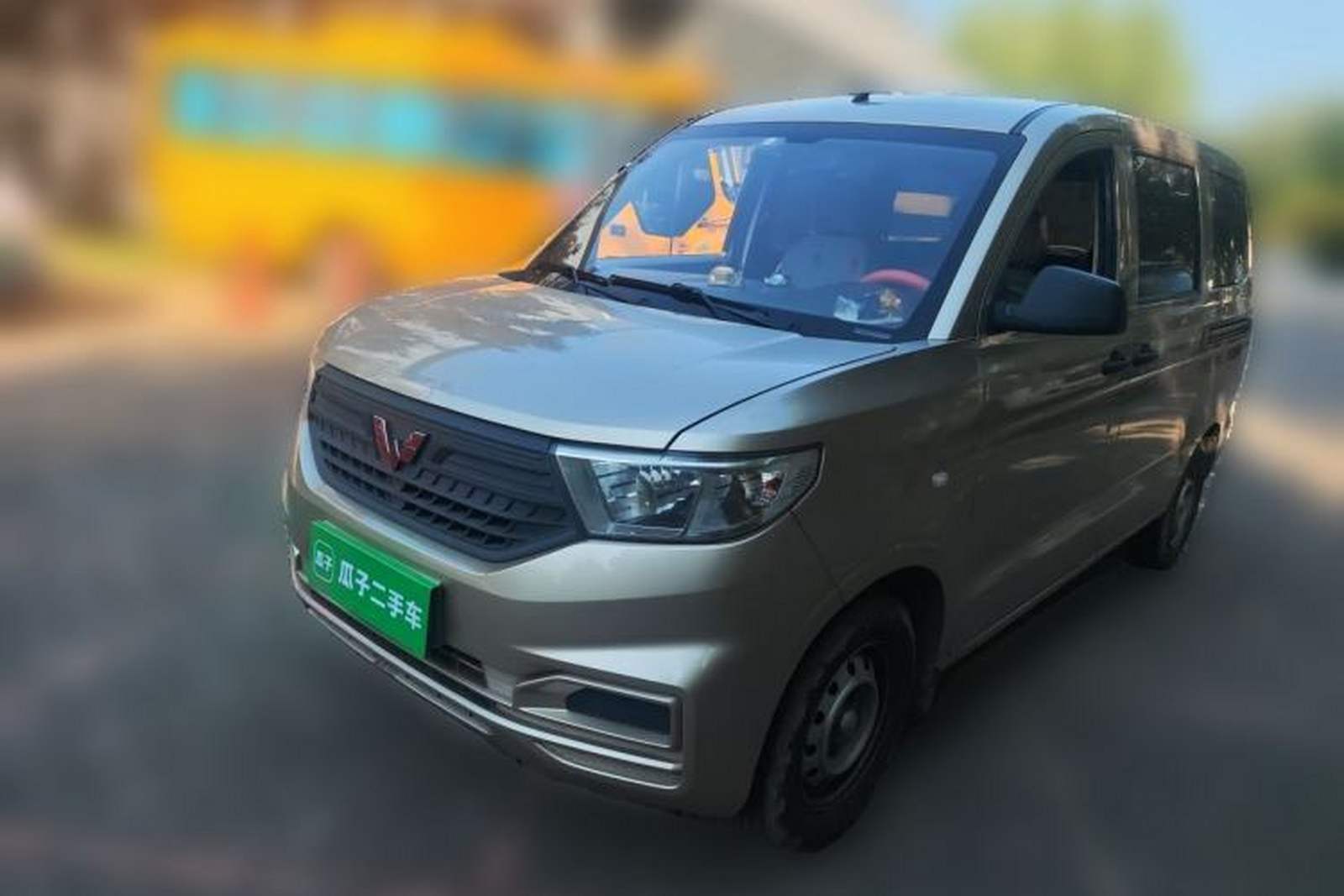 Фото Wuling с площадки