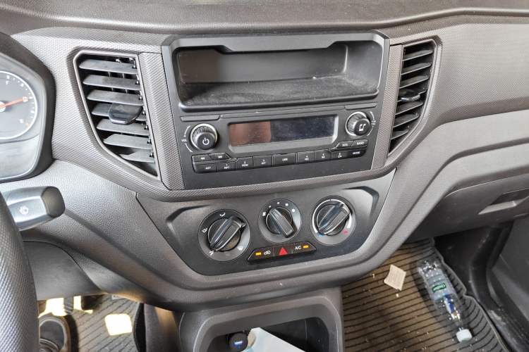 Used Wuling Hongguang V 2021 1.5L Refreshed Enjoyment Edition LAR Audio And AC Panel