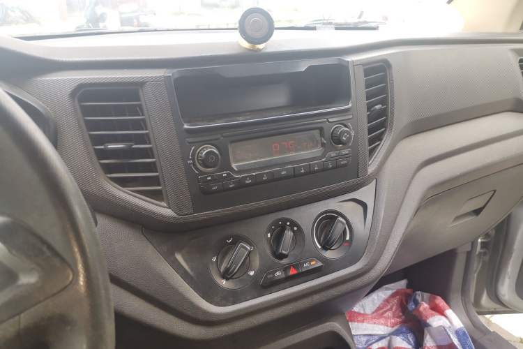 Used Wuling Hongguang V 2021 1.5L Jingqu Version LAR Audio And AC Panel